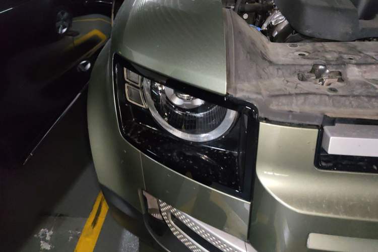 Used Land Rover Defender 2021 90 P400 Classic Reproduction Edition Exterior 6