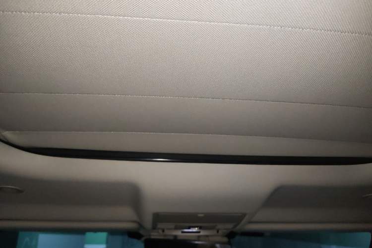 Used Land Rover Defender 2021 90 P400 Classic Reproduction Edition Headliner