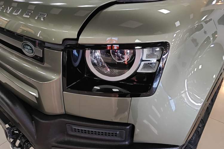 Used Land Rover Defender 2021 90 P400 X-DYNAMIC S Left Front Headlight
