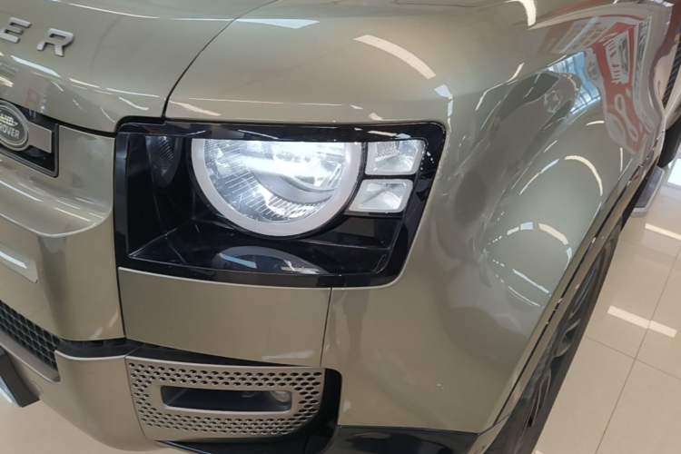Used Land Rover Defender 2021 90 P400 X-DYNAMIC S Left Front Headlight