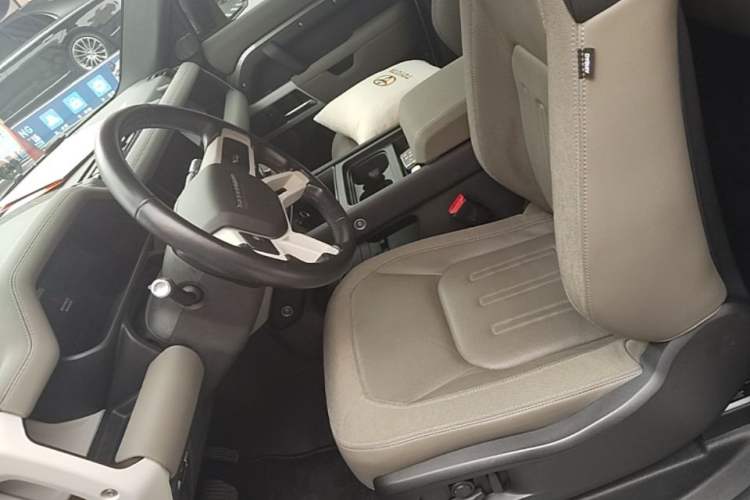 Used Land Rover Defender 2021 90 P400 Classic Reproduction Edition Left Front Seat