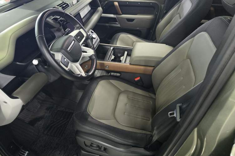 Used Land Rover Defender 2021 110 P400 X-DYNAMIC HSE Left Front Seat