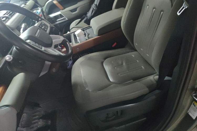Used Land Rover Defender 2021 110 P400 X-DYNAMIC HSE Left Front Seat