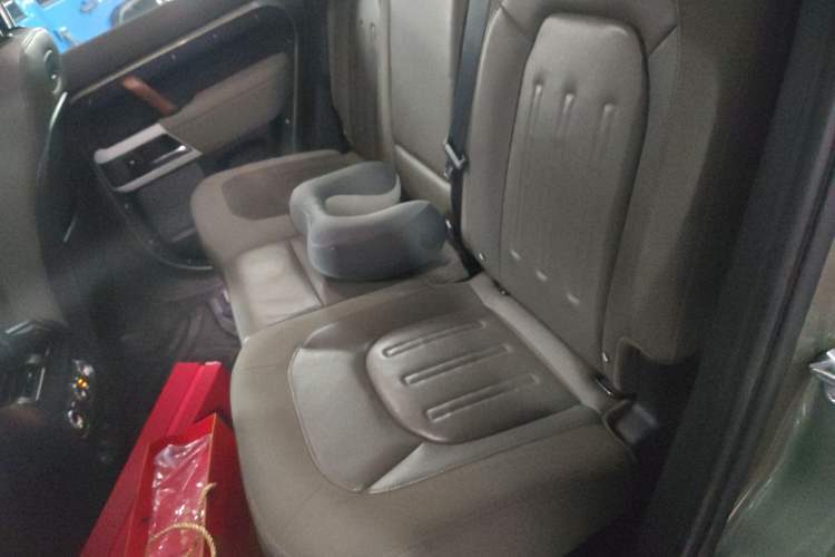Used Land Rover Defender 2021 110 P400 X-DYNAMIC HSE Left Rear Seat