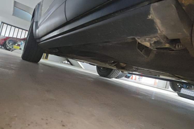 Used Land Rover Defender 2021 110 P400 X-DYNAMIC HSE Left Side Sill