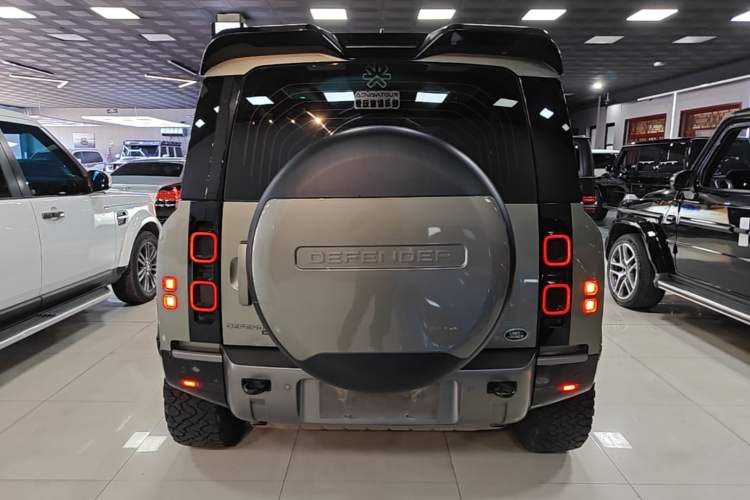 Used Land Rover Defender 2021 90 P400 X-DYNAMIC S Rear