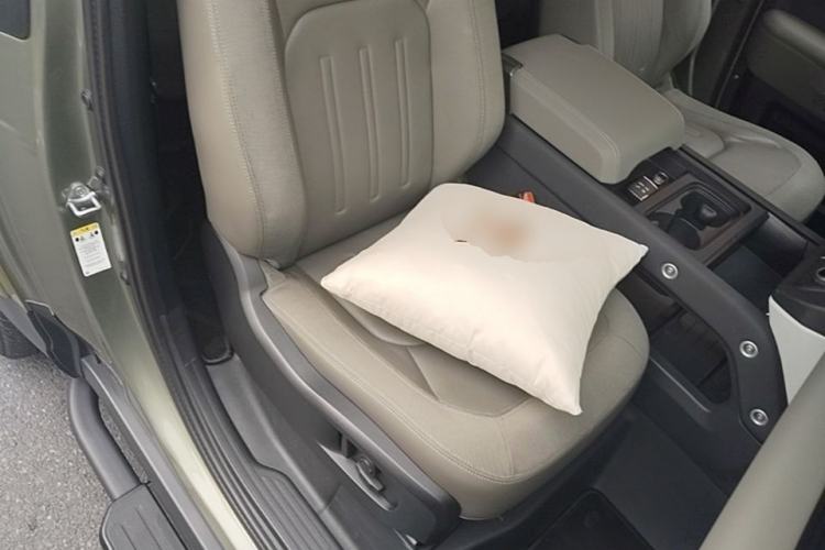 Used Land Rover Defender 2021 90 P400 Classic Reproduction Edition Right Front Seat