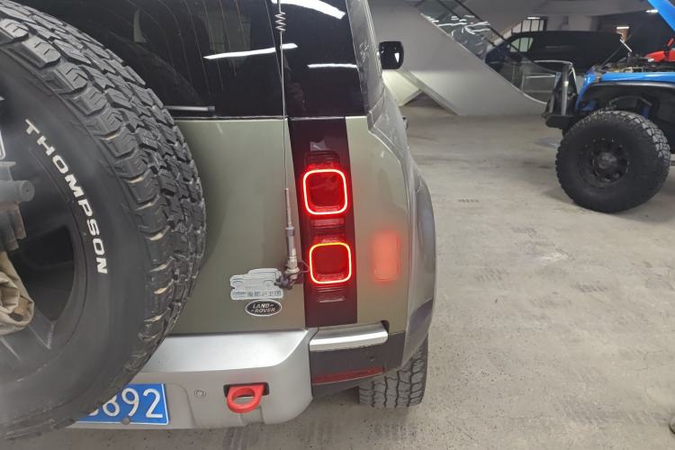 Used Land Rover Defender 2021 110 P400 X-DYNAMIC HSE Right Rear Taillight