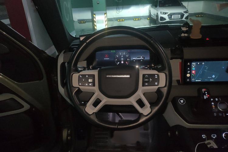 Used Land Rover Defender 2021 90 P400 Classic Reproduction Edition Steering Wheel