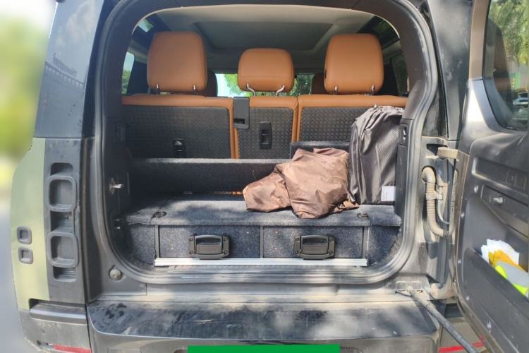 Used Land Rover Defender  Trunk