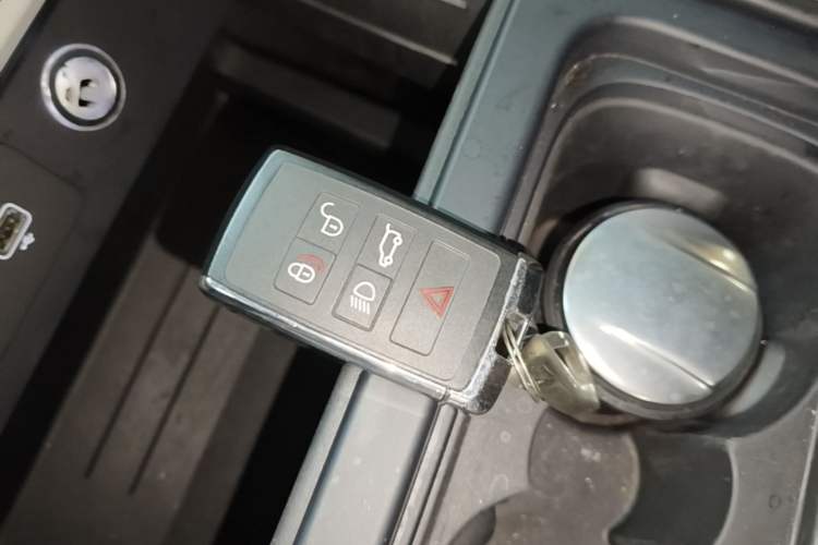 Used Land Rover Defender 2021 90 P400 X-DYNAMIC S Vehicle Key