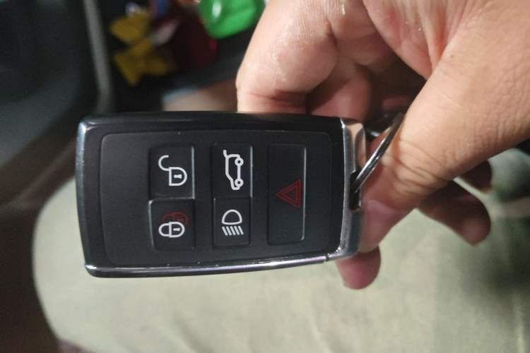 Used Land Rover Defender 2021 110 P400 X-DYNAMIC HSE Vehicle Key