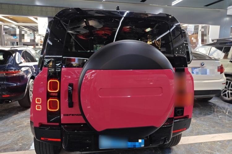 Used Land Rover Defender 2021 90 P400 Classic Reproduction Edition Exterior 4