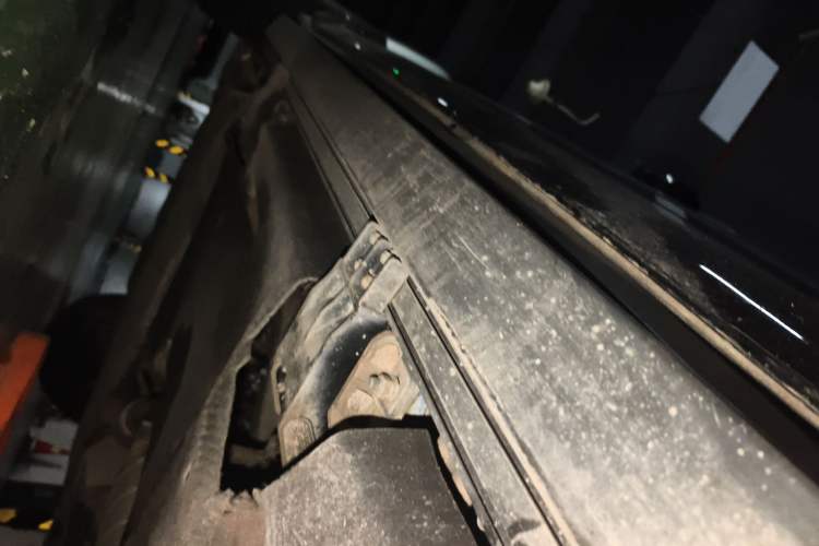 Used Land Rover Defender 2021 110 P400 X Chassis Rear Left