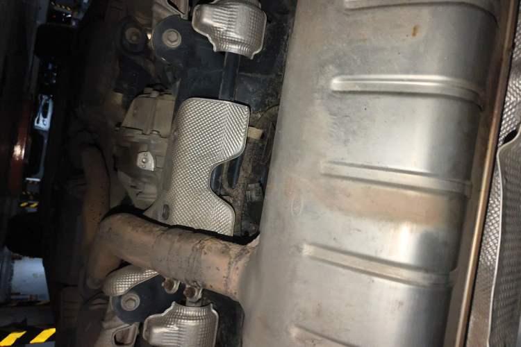 Used Land Rover Defender 2021 110 P400 X Chassis Rear