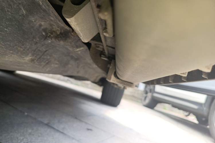 Used Land Rover Defender  Chassis Rear Right