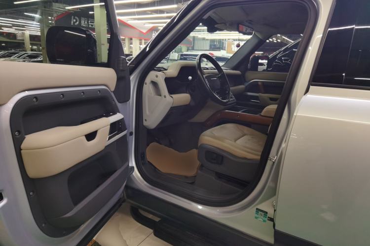 Used Land Rover Defender 2021 110 P400 SE Driver Seat