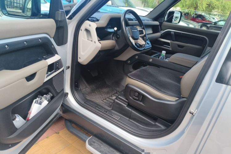 Used Land Rover Defender 2021 90 P400 Classic Reproduction Edition Driver Seat