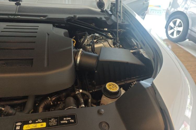 Used Land Rover Defender 2021 110 P400 X-DYNAMIC HSE Engine Bay Left