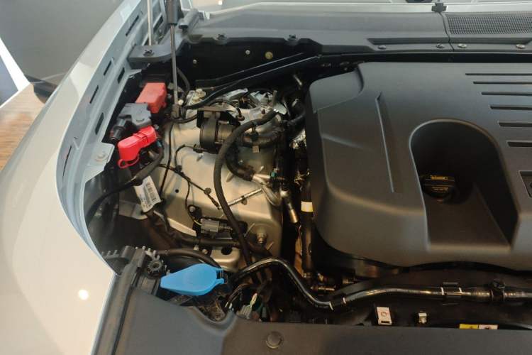 Used Land Rover Defender 2021 110 P400 X-DYNAMIC HSE Engine Bay Right