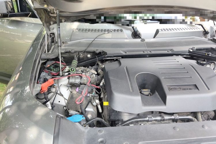 Used Land Rover Defender 2021 110 P400 Dark Special Edition Engine Bay Right