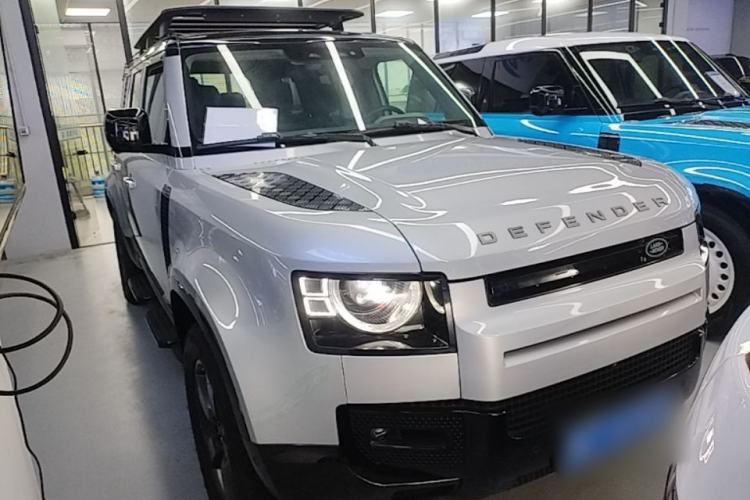 Used Land Rover Defender 2021 110 P400 X-DYNAMIC HSE Front Right 45 Deg