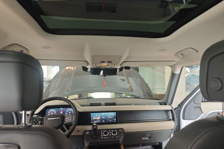 Used Land Rover Defender 2021 110 P400 X-DYNAMIC HSE Headliner