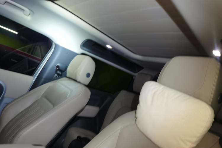 Used Land Rover Defender 2021 90 P400 Classic Reproduction Edition Headliner