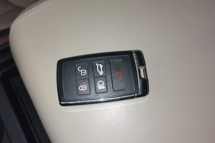 Used Land Rover Defender 2021 110 P400 X-DYNAMIC HSE Interior 1