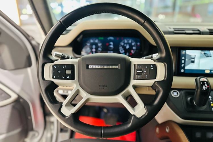 Used Land Rover Defender 2021 90 P400 X-DYNAMIC S Interior 2