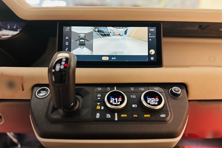 Used Land Rover Defender 2021 90 P400 X-DYNAMIC S Interior 5