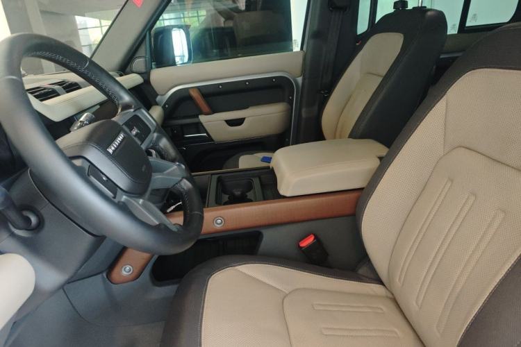 Used Land Rover Defender 2021 110 P400 X-DYNAMIC HSE Left Front Seat
