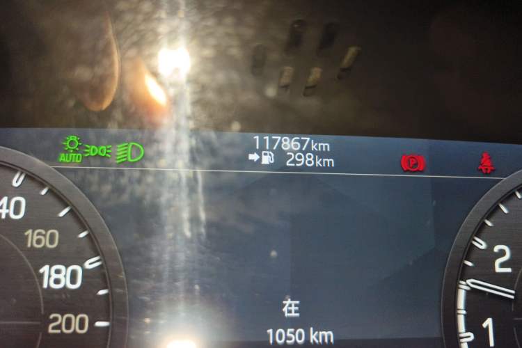 Used Land Rover Defender 2021 110 P400 X Odometer Close Up