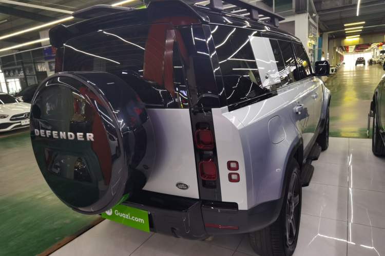 Used Land Rover Defender 2021 110 P400 SE Rear Right 45 Deg