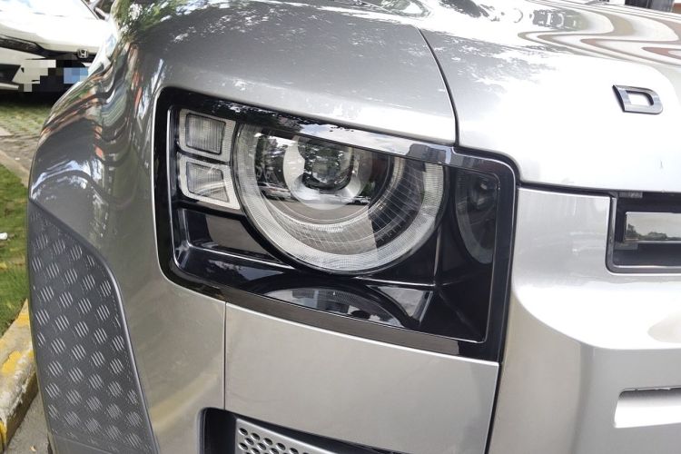 Used Land Rover Defender 2021 110 P400 Dark Special Edition Right Front Headlight