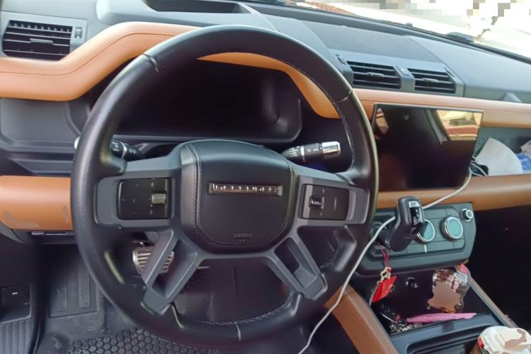 Used Land Rover Defender 2021 110 P400 X Steering Wheel
