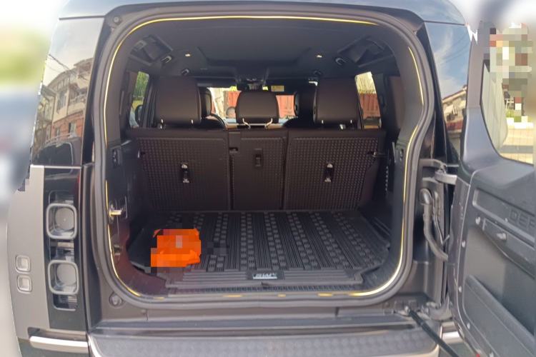 Used Land Rover Defender 2021 110 P400 X Trunk