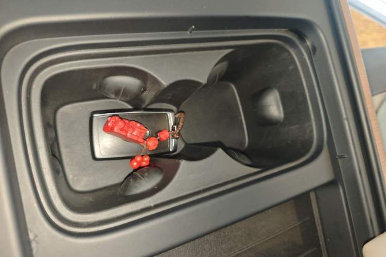 Used Land Rover Defender 2021 110 P400 X-DYNAMIC HSE Vehicle Key