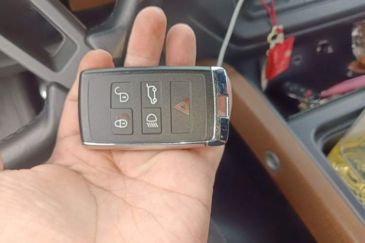 Used Land Rover Defender 2021 110 P400 X Vehicle Key