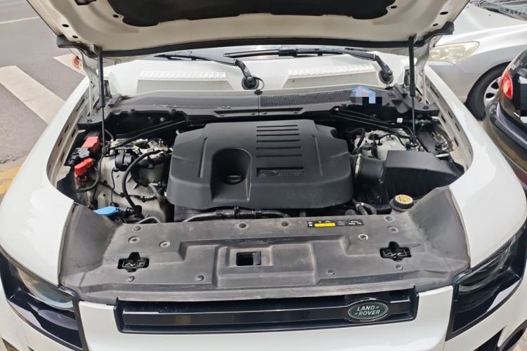 Used Land Rover Defender 2021 110 P400 X-DYNAMIC HSE Engine Bay