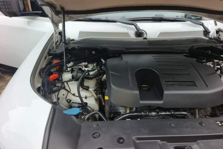 Used Land Rover Defender 2021 110 P400 X-DYNAMIC HSE Engine Bay Right