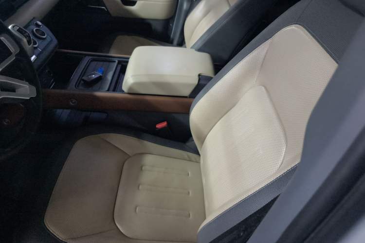 Used Land Rover Defender 2021 110 P400 X-DYNAMIC HSE Left Front Seat