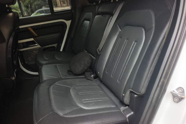 Used Land Rover Defender 2021 110 P400 X-DYNAMIC HSE Left Rear Seat