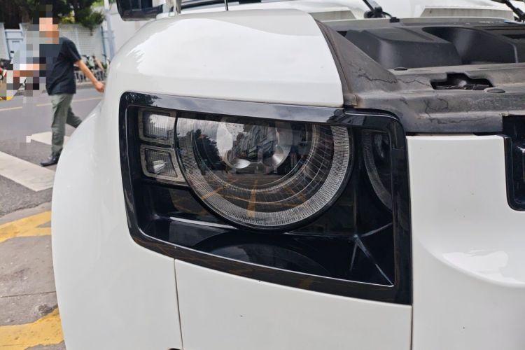 Used Land Rover Defender 2021 110 P400 X-DYNAMIC HSE Right Front Headlight
