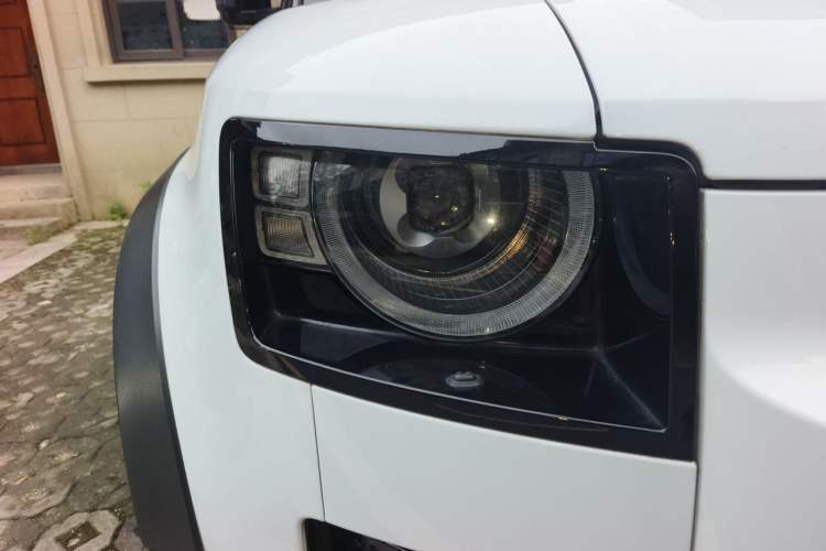 Used Land Rover Defender 2021 110 P400 X-DYNAMIC HSE Right Front Headlight