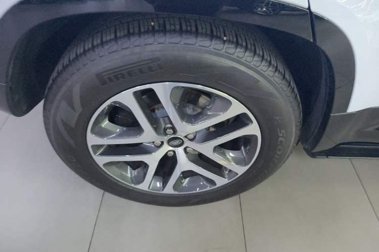Used Land Rover Defender 2021 110 P400 X-DYNAMIC HSE Right Rear Wheel Hub