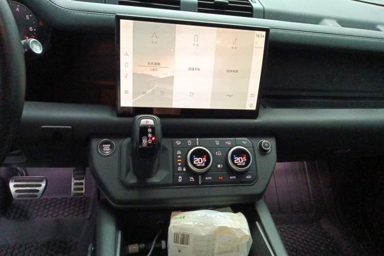 Used Land Rover Defender  Audio And AC Panel