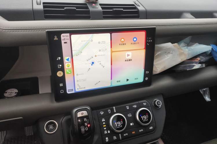 Used Land Rover Defender 2022 110 P400 Dark Edition Audio And AC Panel