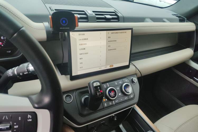 Used Land Rover Defender 2022 90 2.0T P300 Tiger-Power Ambition Edition Audio And AC Panel