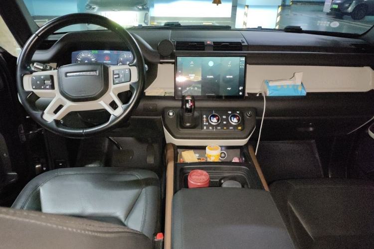 Used Land Rover Defender 2022 110 P400 X-DYNAMIC HSE Center Console